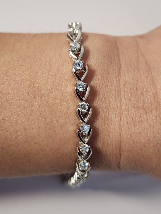 Estate Jewelry - ITALY VTG True VTG 10K White Gold Heart Link Tennis Bracelet 7” 10.81g